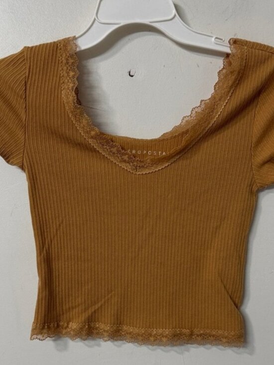 Tops - Brown Lace Trim Crop Top
